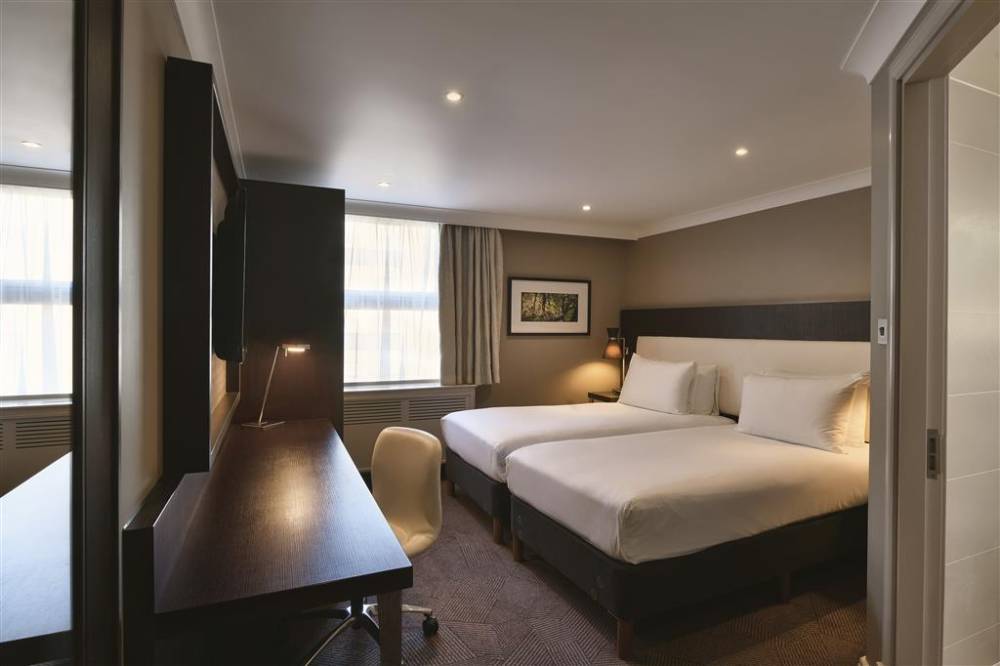 Doubletree By Hilton London - Ealing 6