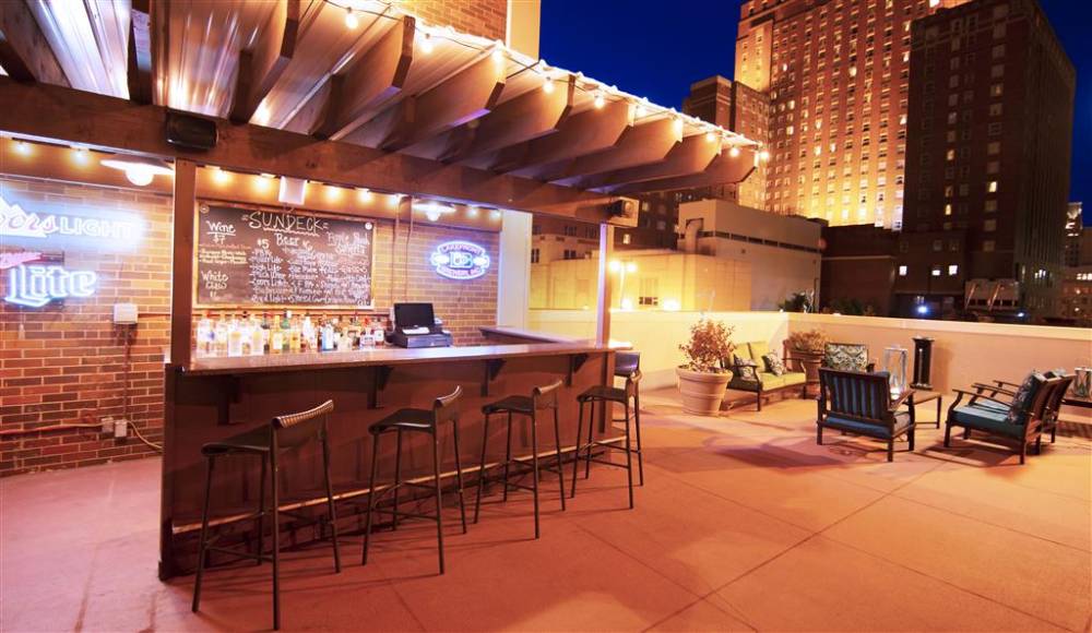 Doubletree By Hilton Milwaukee Downtown 4