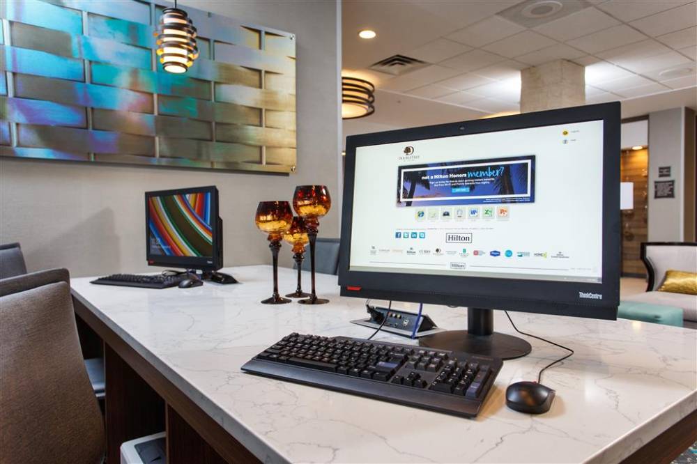 Doubletree By Hilton Neenah 5
