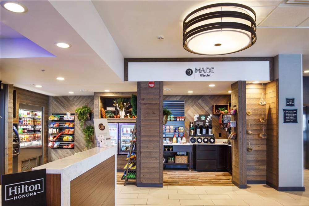 Doubletree By Hilton Neenah 6