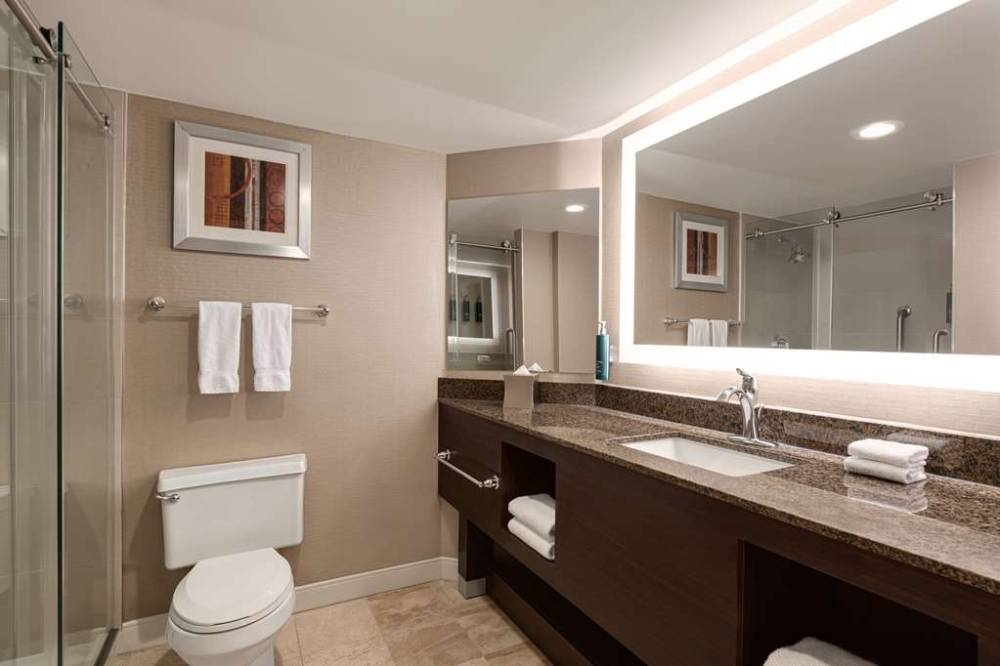 Doubletree By Hilton New York Laguardia Airport 5