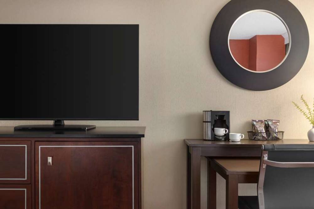 Doubletree By Hilton New York Laguardia Airport 6