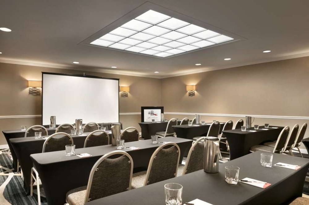 Doubletree By Hilton New York Laguardia Airport 2
