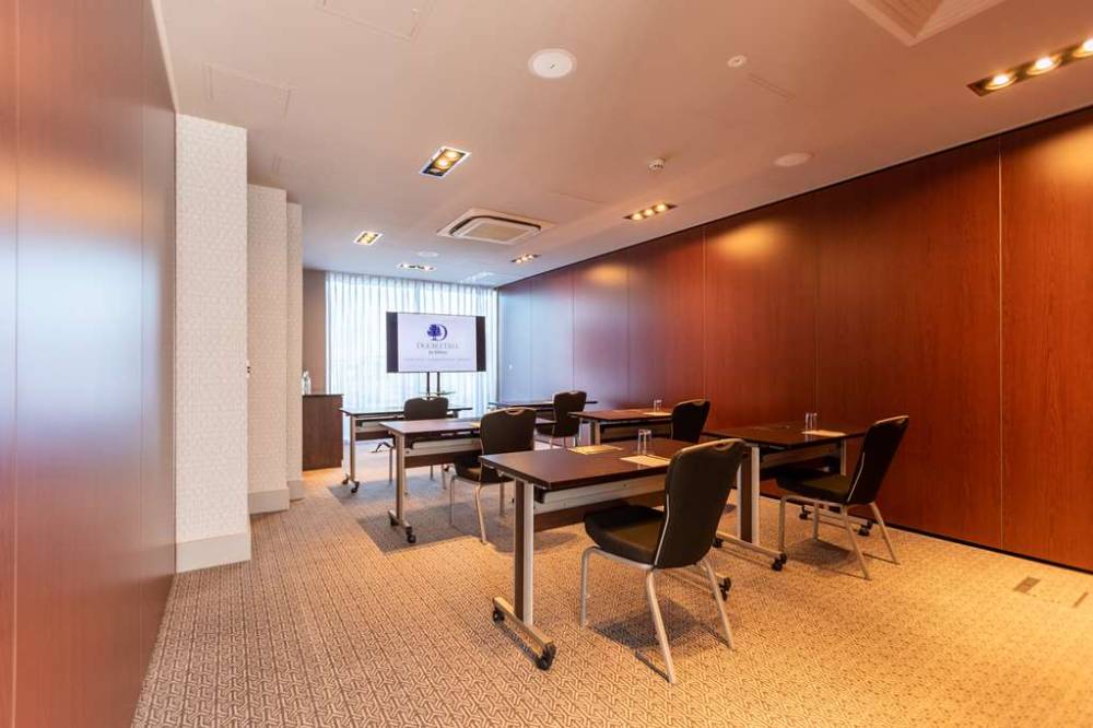 Doubletree By Hilton Newcastle International Airport 2