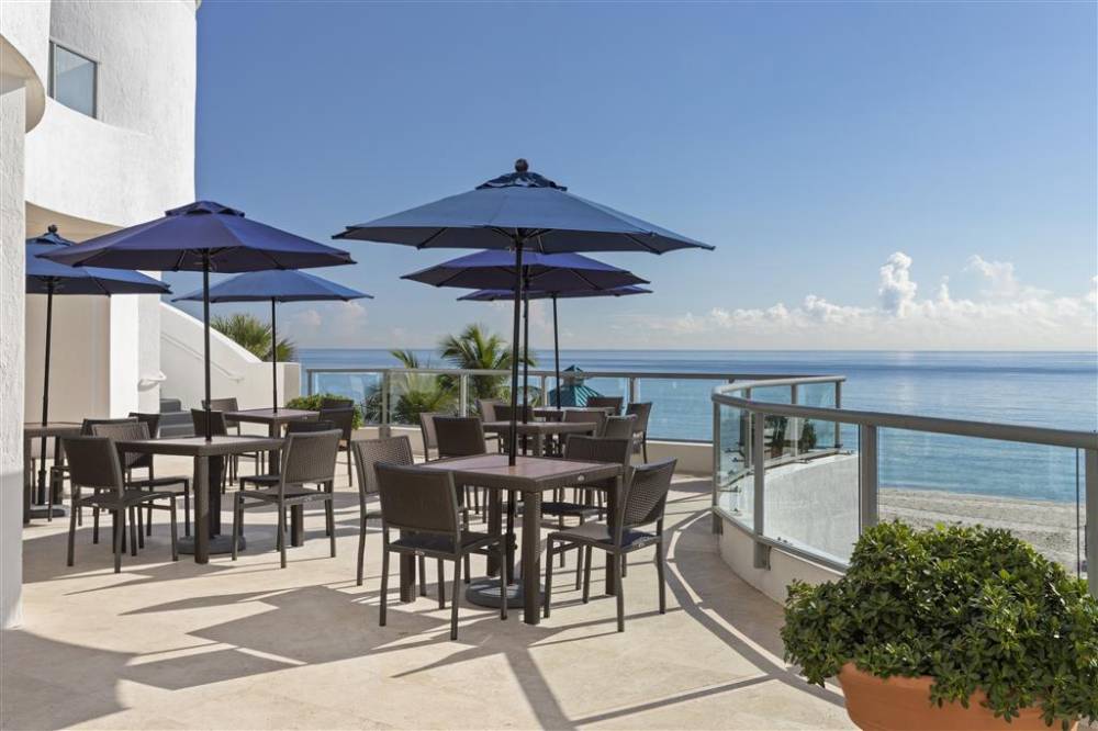 Doubletree By Hilton Ocean Point Resort & Spa - North Miami 4