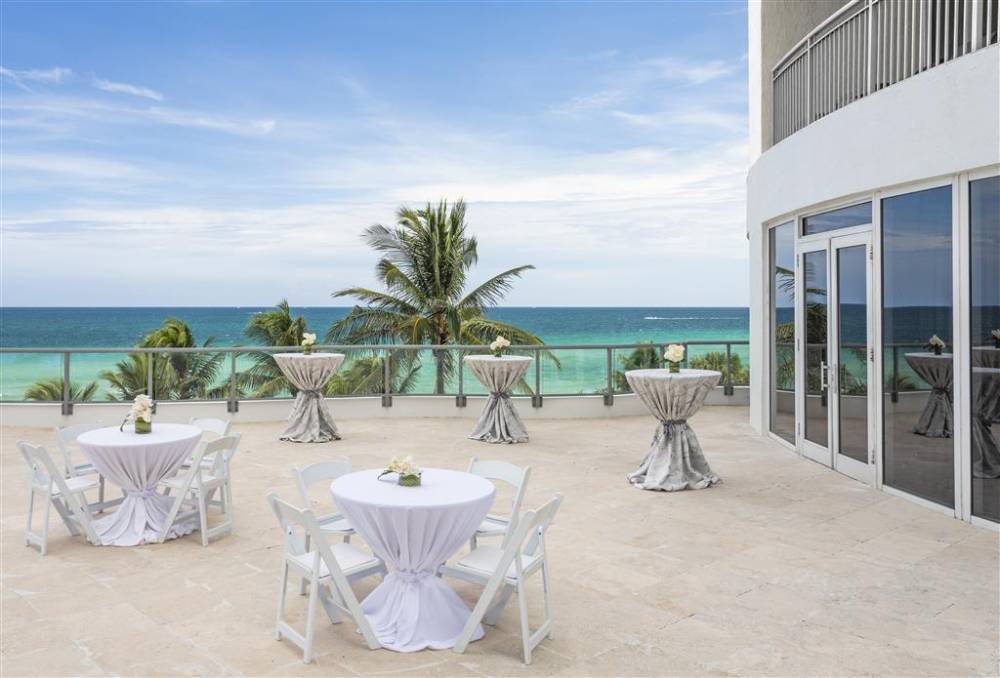 Doubletree By Hilton Ocean Point Resort & Spa - North Miami 2
