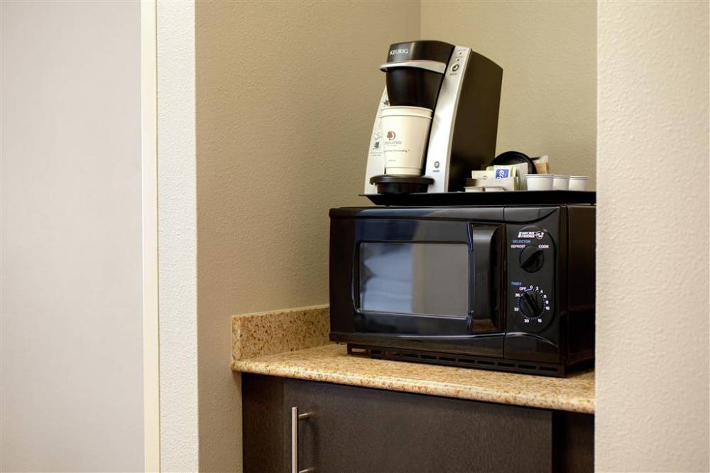 Doubletree By Hilton Richmond Airport 10