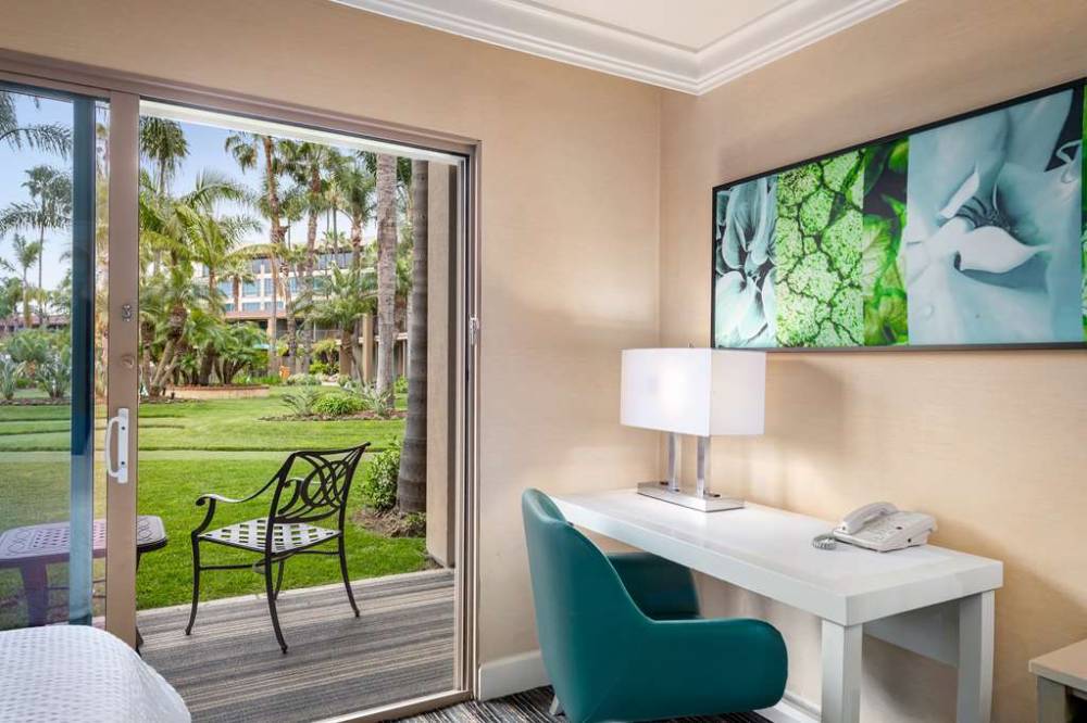 Doubletree By Hilton San Diego Bayside 8
