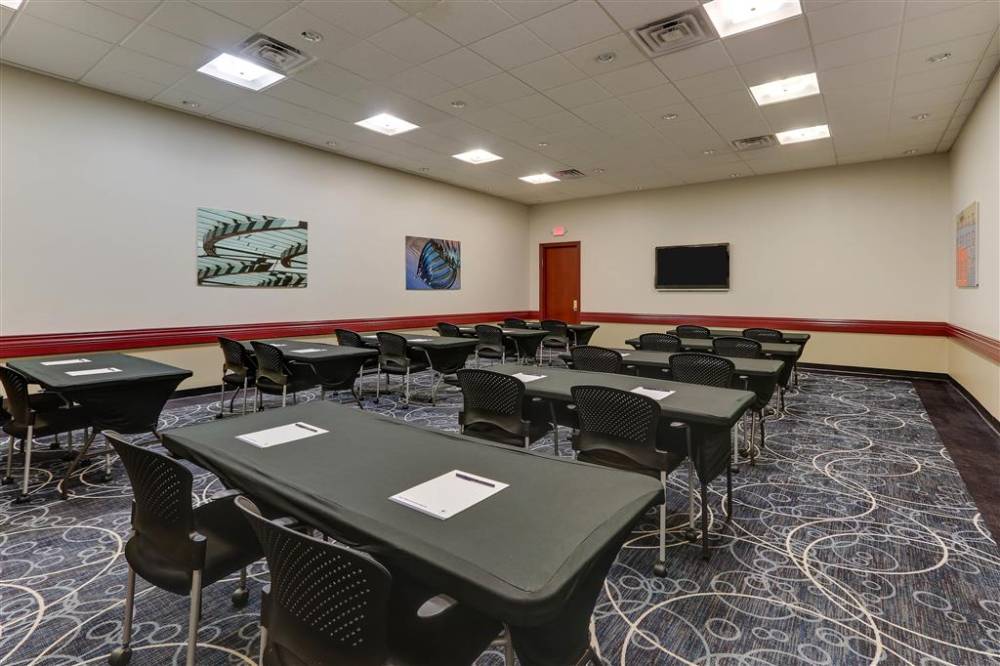 Doubletree By Hilton St. Louis Forest P 2