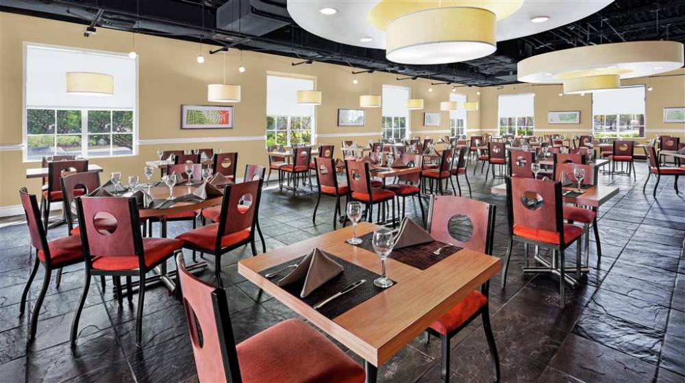 Doubletree By Hilton Sunrise-sawgrass Mills 6