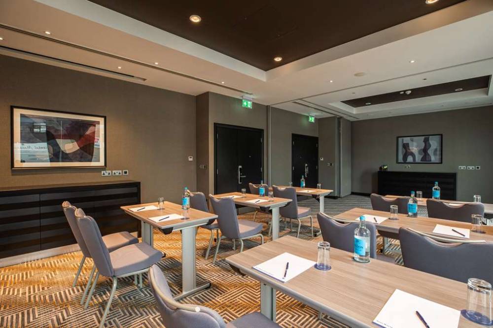 Doubletree By Hilton Woking 2