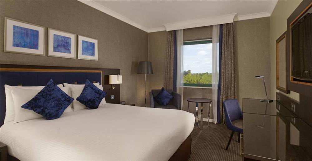 Doubletree By Hilton Woking 7