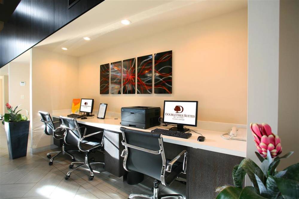 Doubletree Suites By Hilton Tucson Airport 4