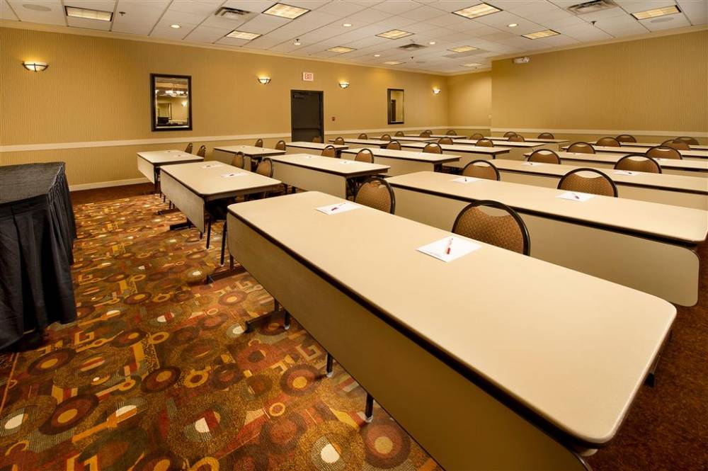 Drury Inn And Suites Phoenix Airport 2
