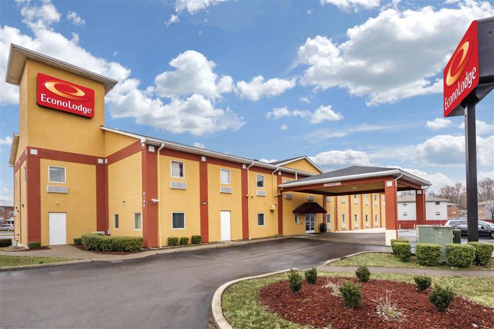 Econo Lodge Airport 2