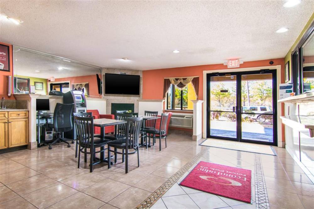 Econo Lodge Atlanta Airport East 3