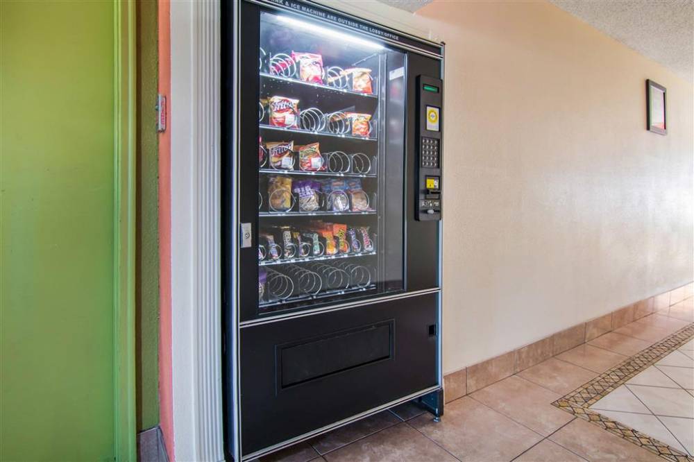 Econo Lodge Atlanta Airport East 2