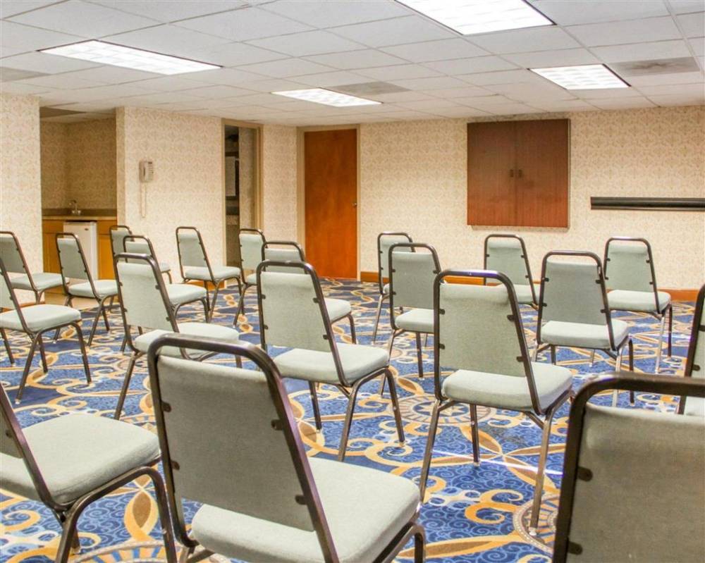 Econo Lodge Broken Arrow - Tulsa 4