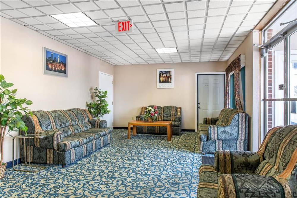 Econo Lodge Cranston - Providence 5