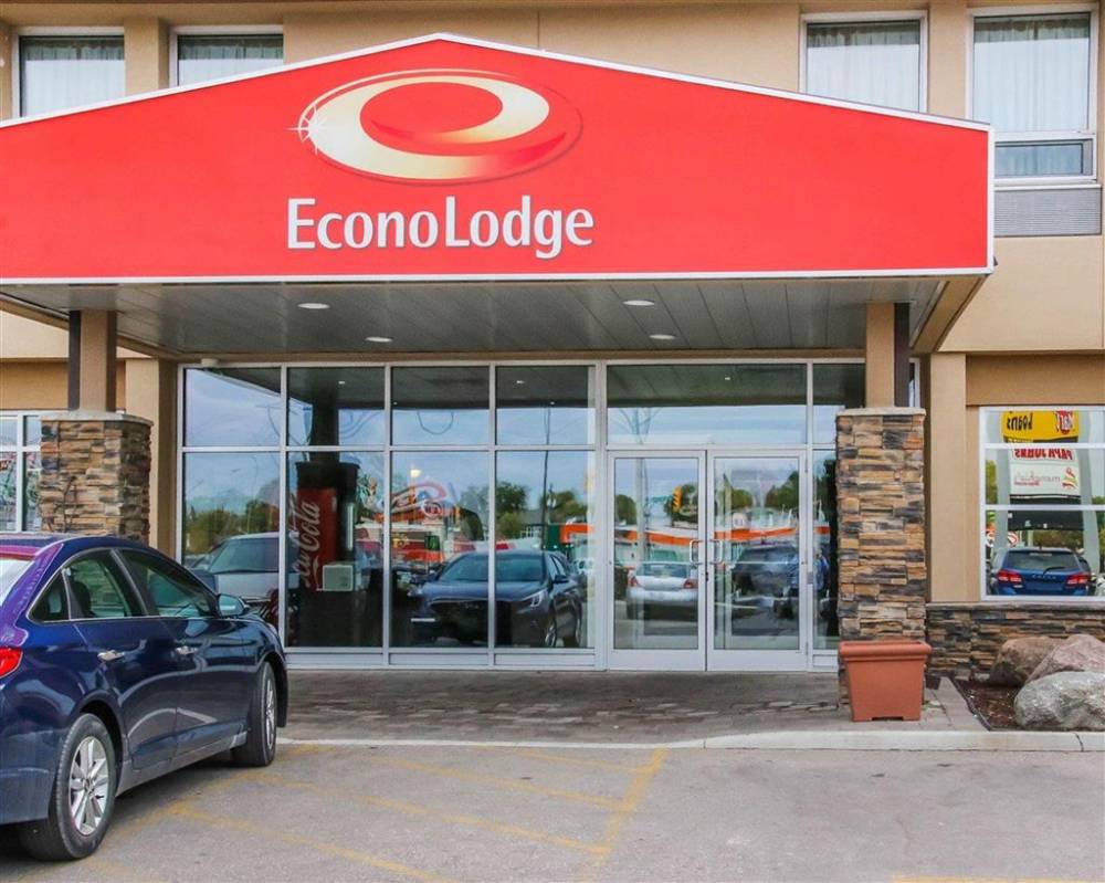 Econo Lodge 2