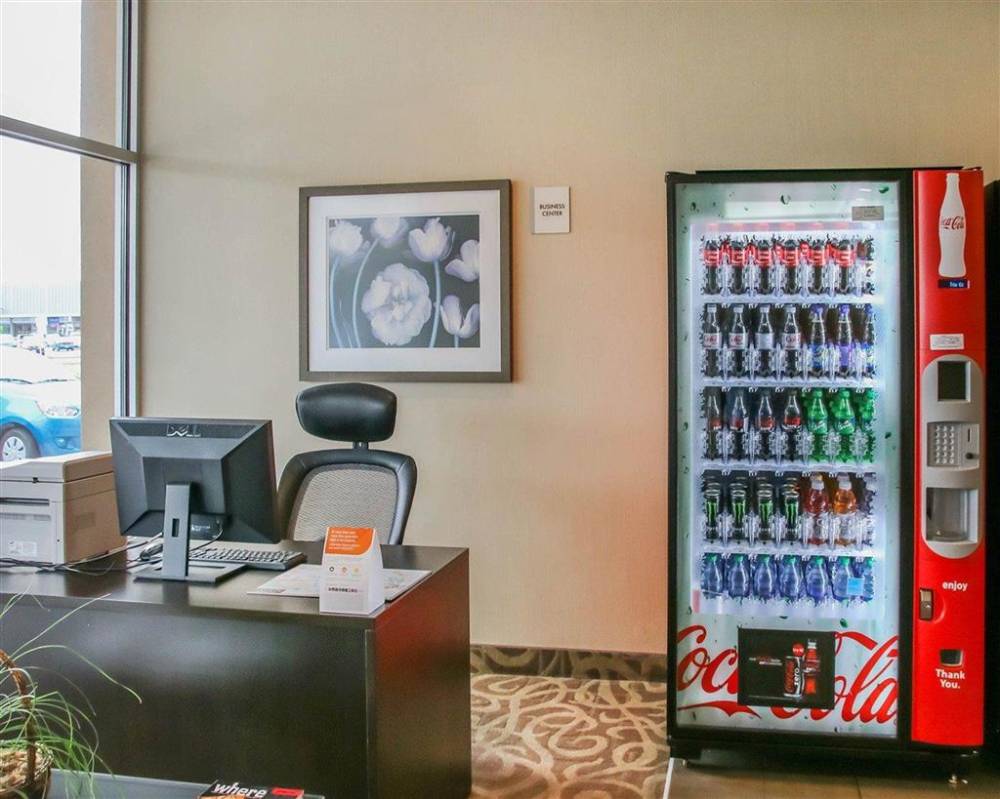 Econo Lodge 3