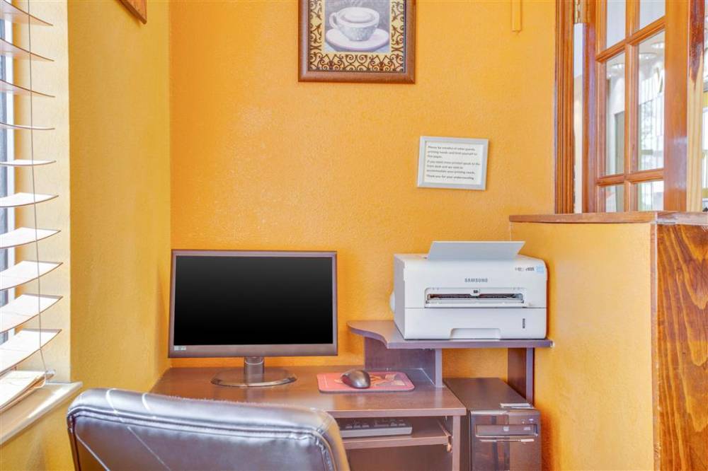 Econo Lodge Inn And Suites Albuquerque East I-40 Eubank Exit 5