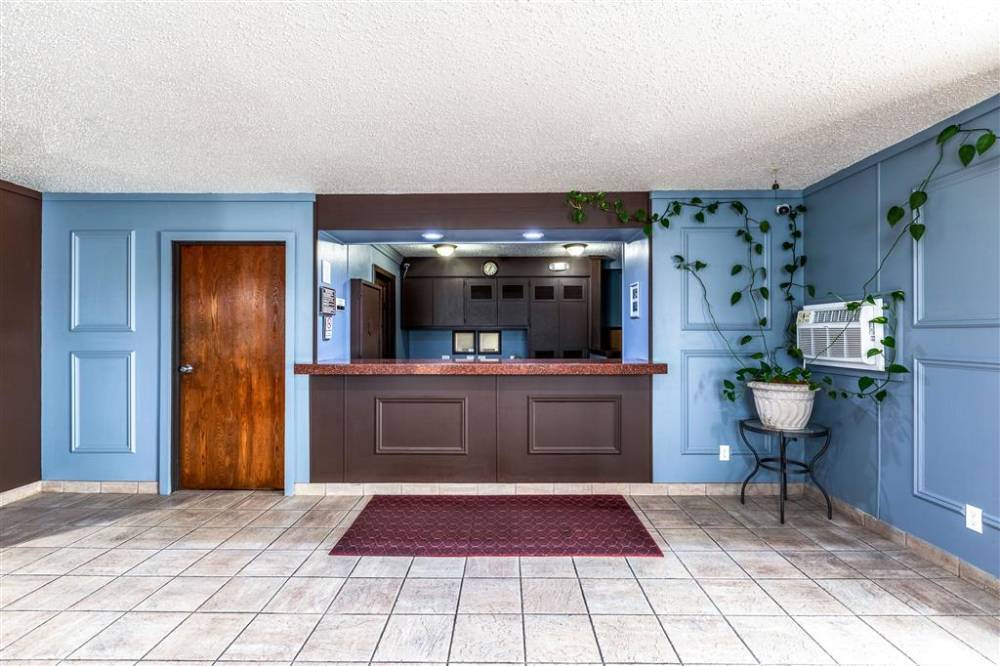 Econo Lodge Inn And Suites Auburn 3