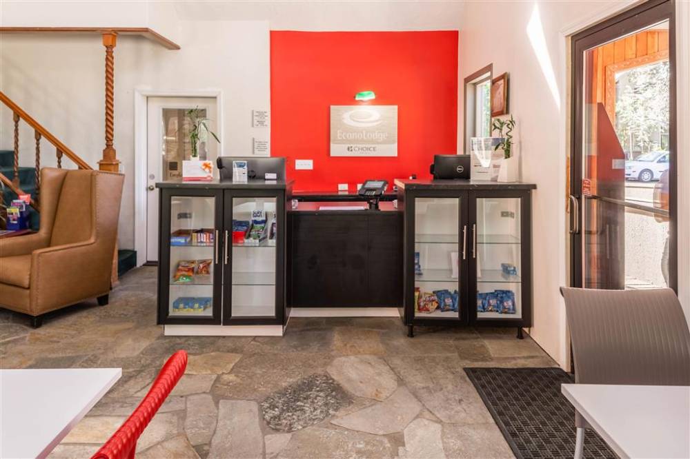 Econo Lodge Inn And Suites Heavenly Vill 2