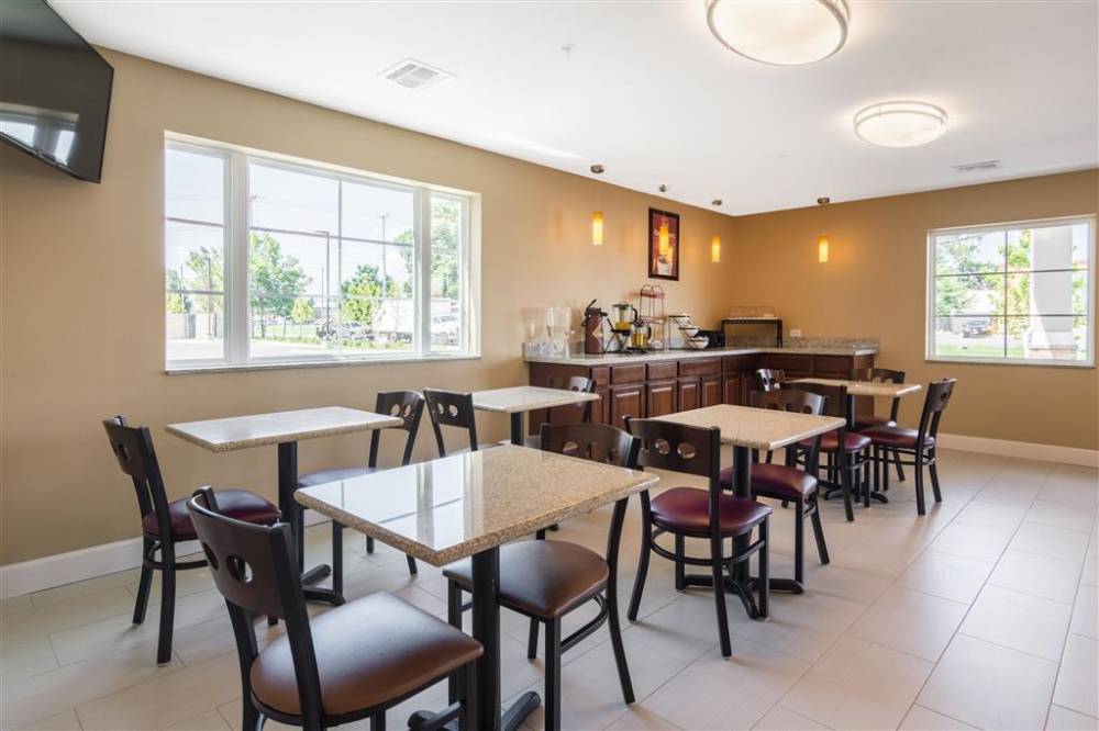 Econo Lodge Inn & Suites North Little Rock Near Riverfront 7