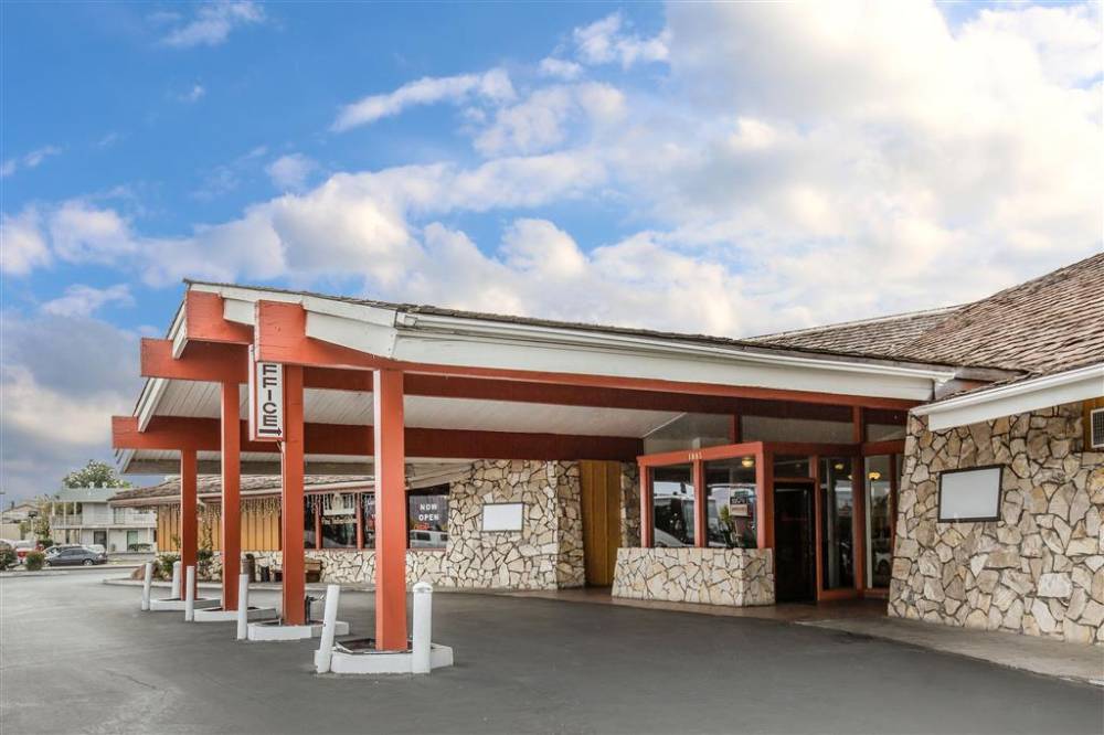 Econo Lodge Near Reno-sparks Convention  4