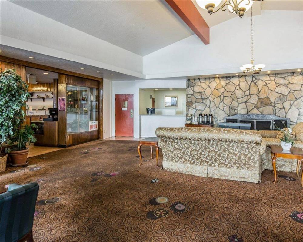 Econo Lodge Near Reno-sparks Convention  5