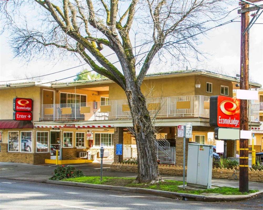 Econo Lodge Sacramento Convention Center 2