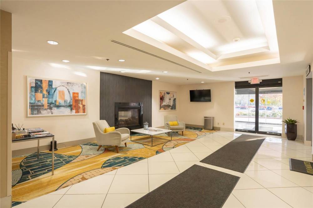 Elimwood Hotel, A Ramada By Wyndham 2