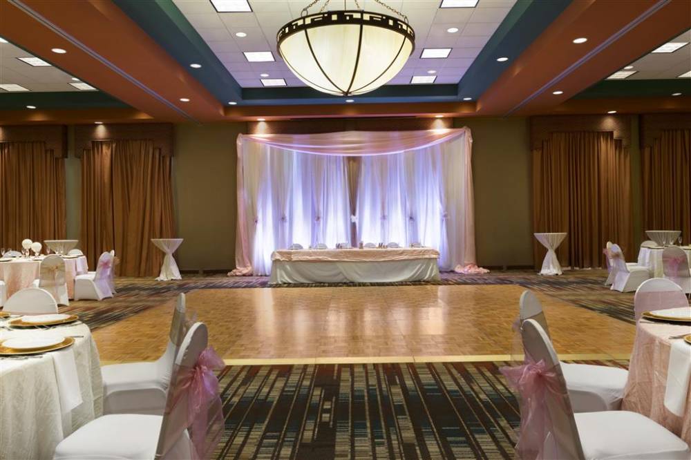 Embassy Suites By Hilton Albuquerque Hotel & Spa 6