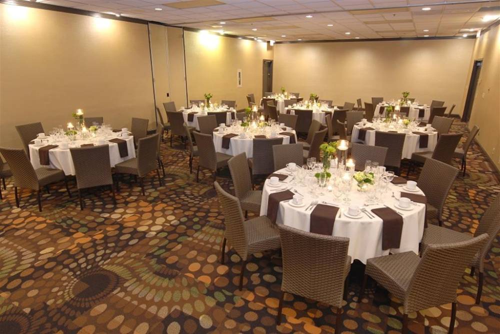 Embassy Suites By Hilton Dallas Love Field 3