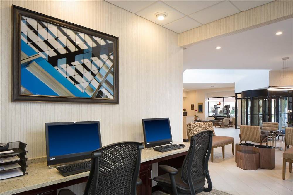 Embassy Suites By Hilton Dallas Love Field 7