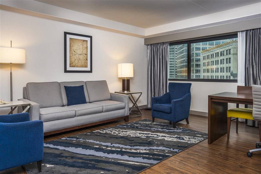 Embassy Suites By Hilton Indianapolis Downtown 9