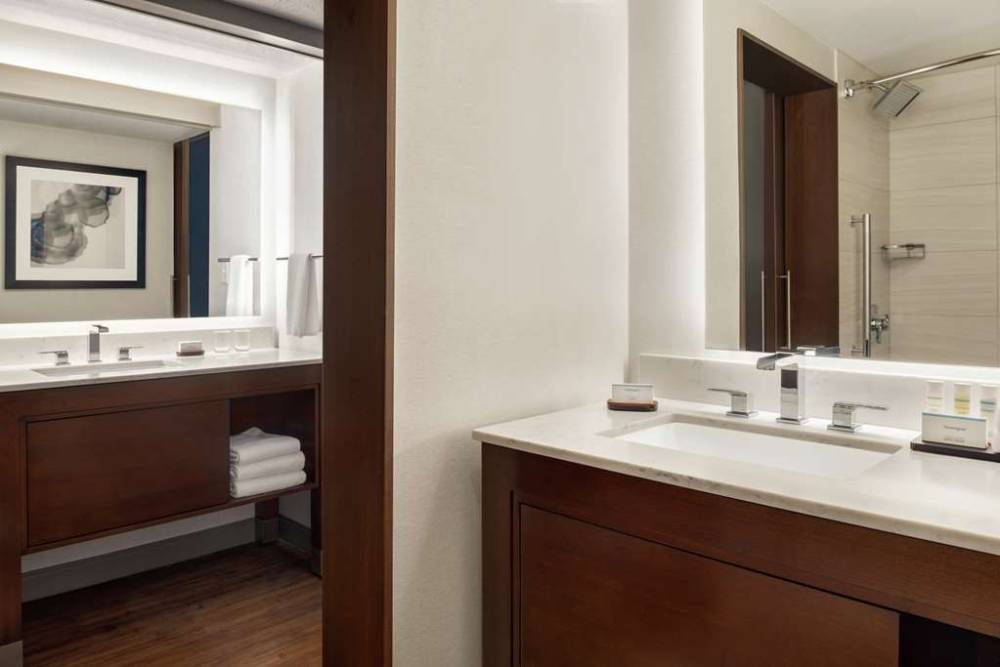 Embassy Suites By Hilton Indianapolis Downtown 10