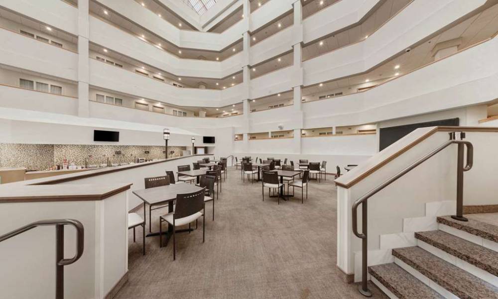 Embassy Suites By Hilton Milwaukee Brookfield 7