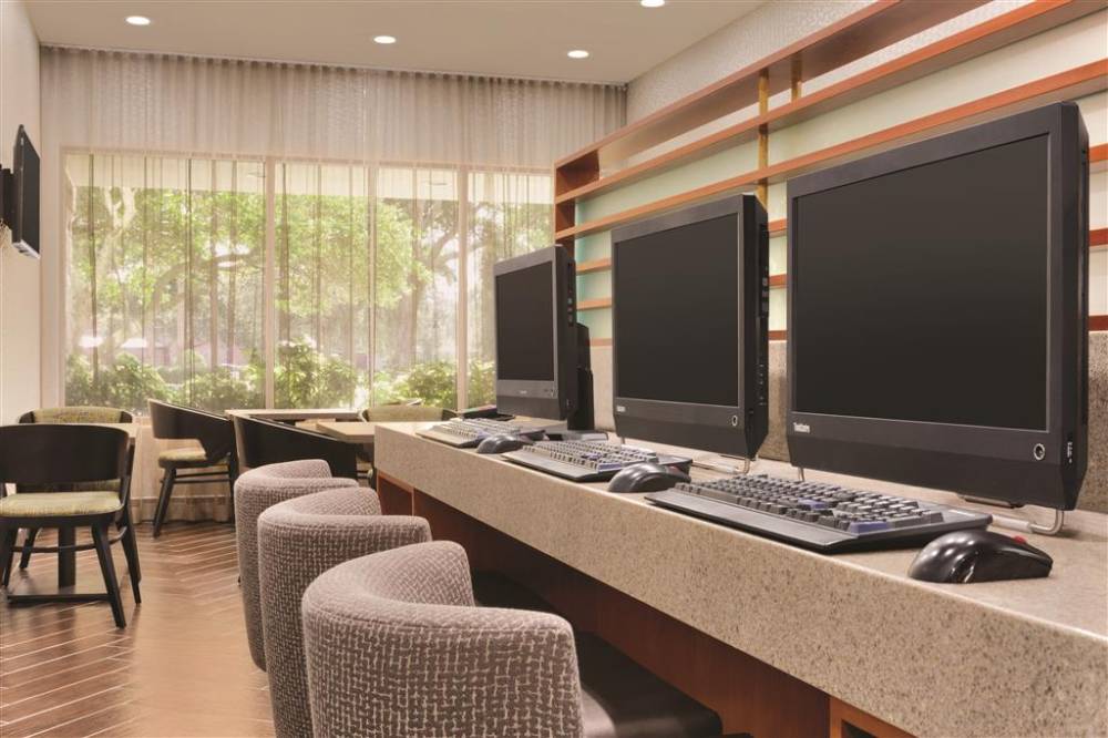 Embassy Suites By Hilton Orlando International Dr Icon Park 5