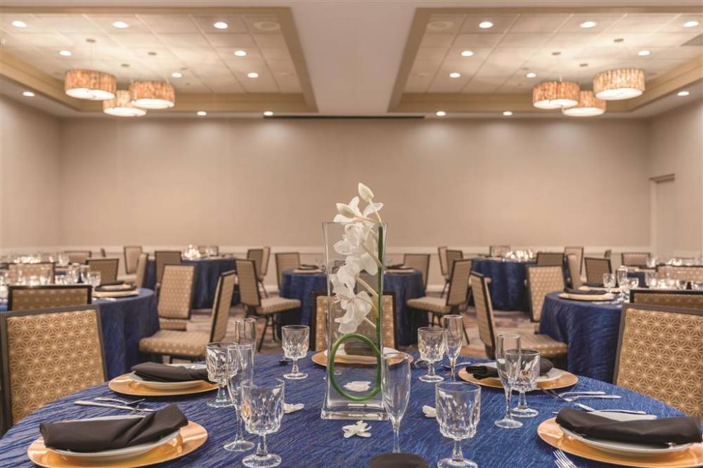 Embassy Suites By Hilton Orlando International Dr Icon Park 2