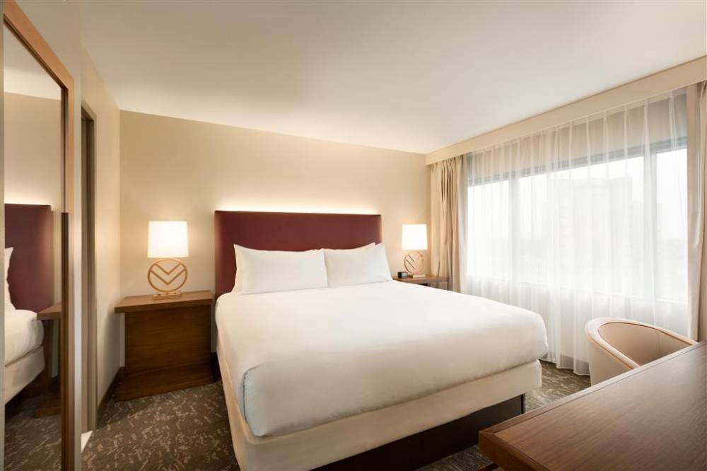 Embassy Suites By Hilton Phoenix Downtown North 8