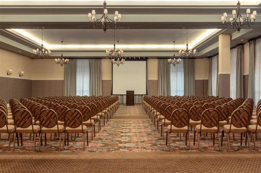 Embassy Suites By Hilton Savannah Historic District 2