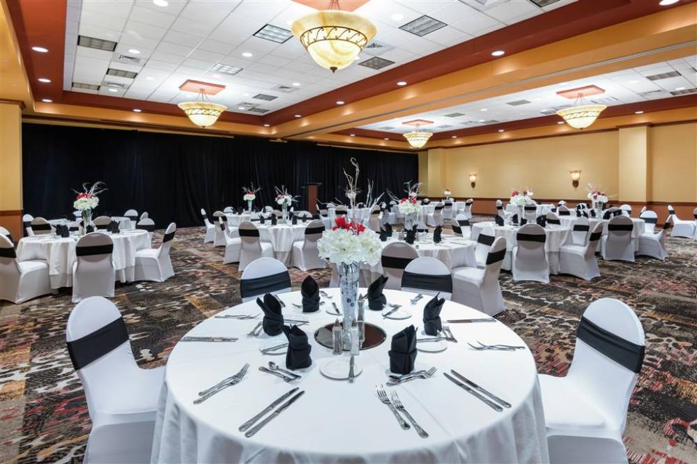 Embassy Suites By Hilton St. Louis St. Charles 2