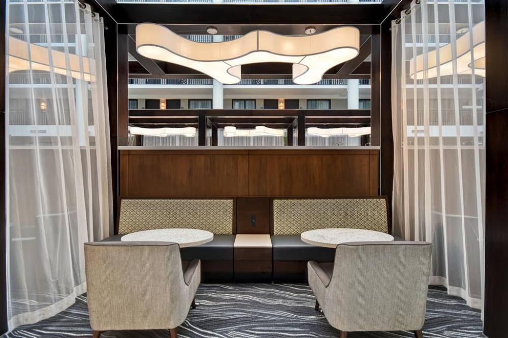 Embassy Suites By Hilton Syracuse 3