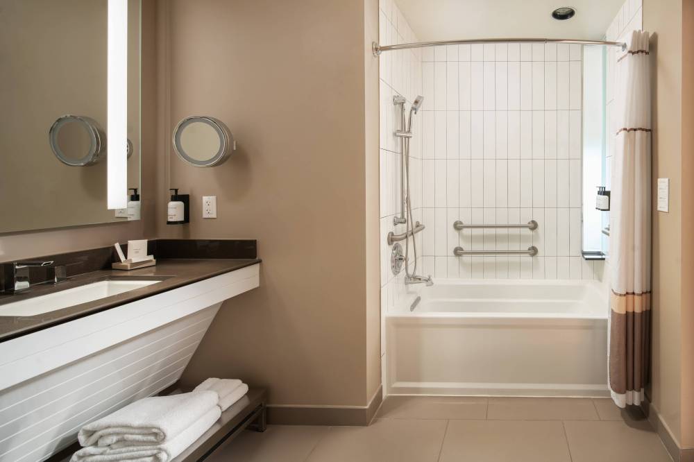 Epicurean Hotel Autograph Collection 2