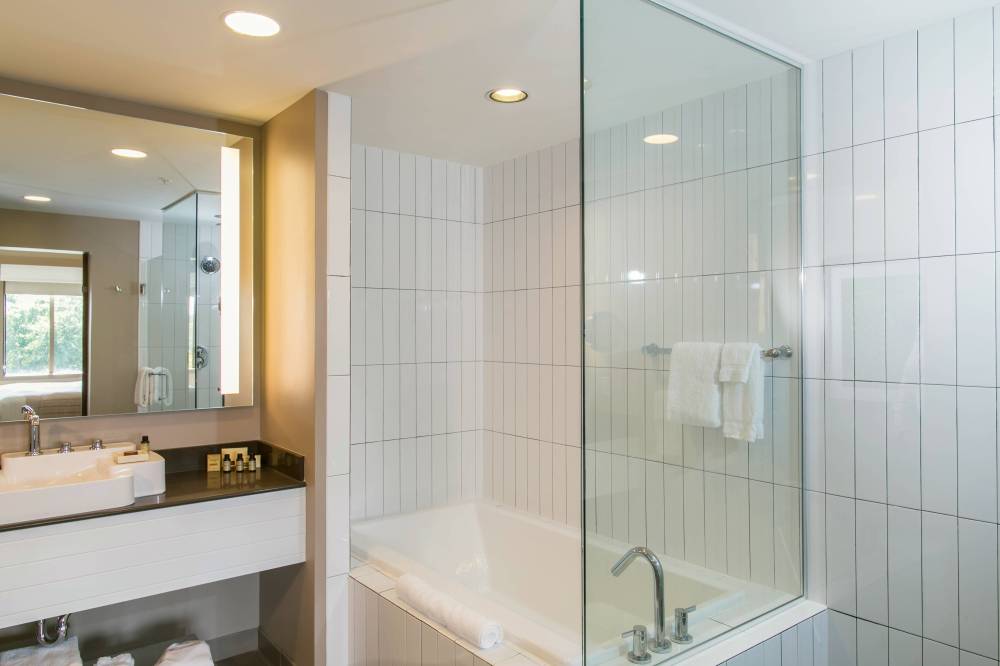 Epicurean Hotel Autograph Collection 9