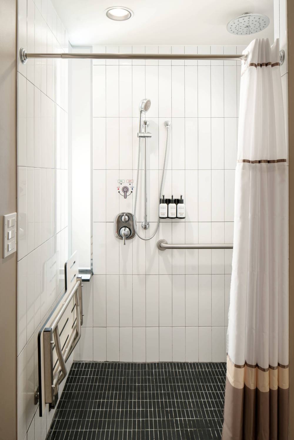 Epicurean Hotel Autograph Collection 7