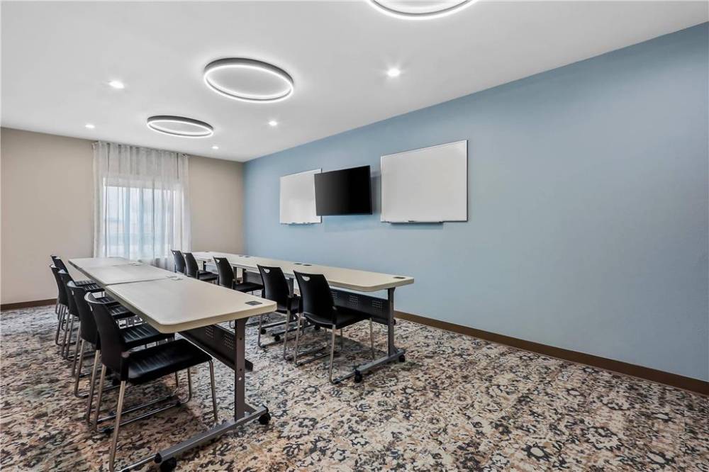 Everhome Suites El Paso Airport Near Fort Bliss 4