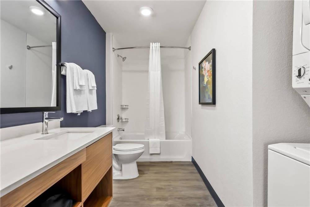 Everhome Suites El Paso Airport Near Fort Bliss 10